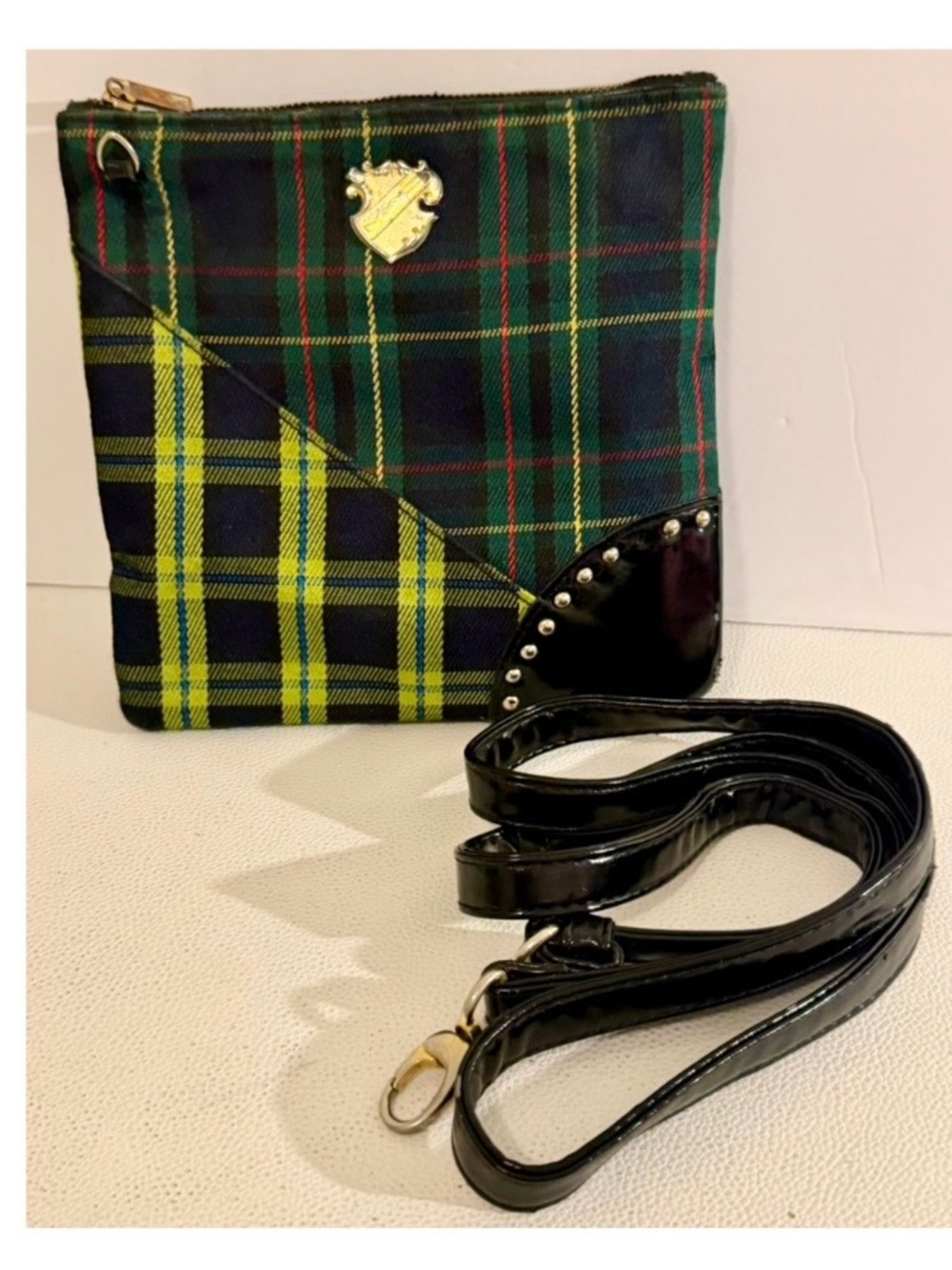 MAC A Tartan Tale Noble Knights Plaid Crossbody Makeup Bag 2010 Limited Edition